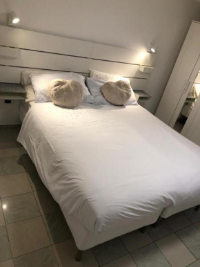 700mt to station Venezia,free parking, shuttle airport Via Napoli 71 Mestre